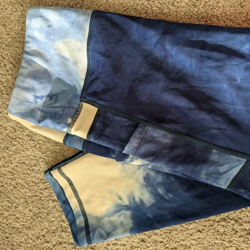 Light and Tights Zyia : Blue Hendrix size 8-10 EUC